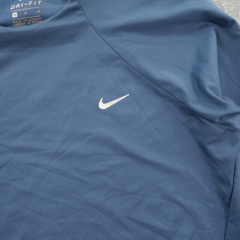 Nike Swim Shirt Men's Medium Blue Long Sleeve Rash Guard UPF 40+ Stretch